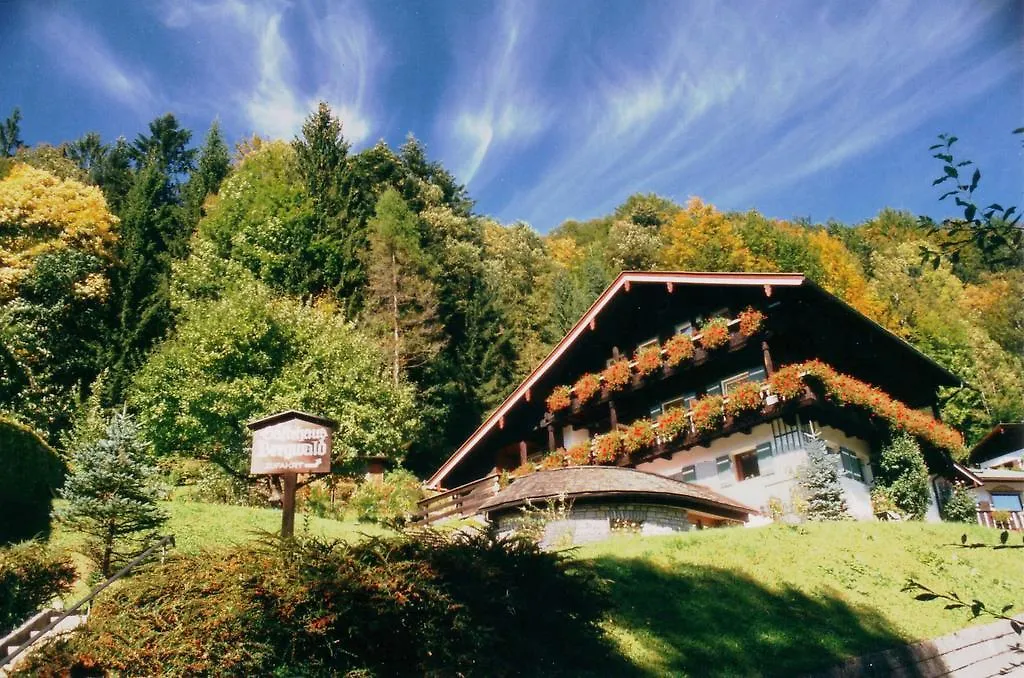 بيت ضيافة فندق Gaestehaus Bergwald بيرشتسغادن