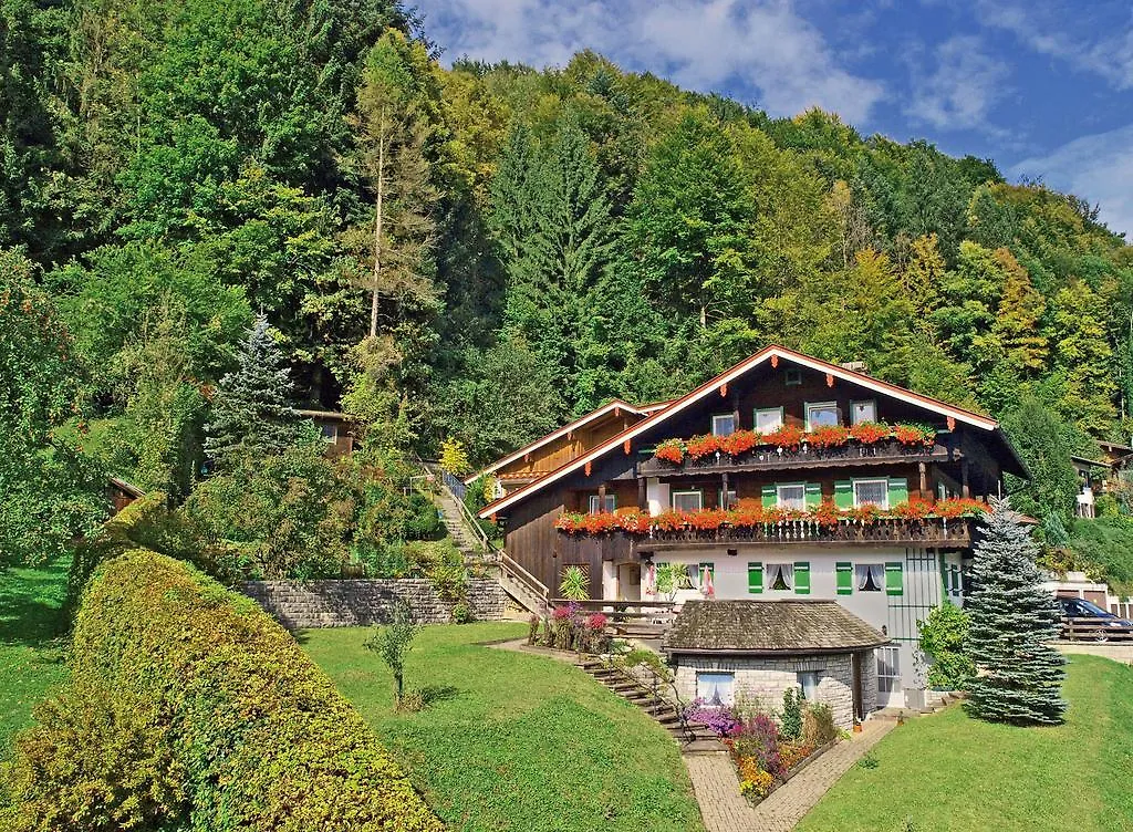 فندق Gaestehaus Bergwald بيرشتسغادن